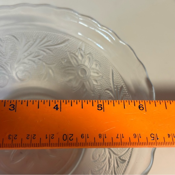 Vintage MCM Anchor Hocking Tiara scalloped Sandwich Glass Bowl 6.25” EUC - Picture 9 of 9